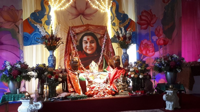 Diwali-Puja-2022-Puja-to-Shri-Mataji-Hiawatha-20-