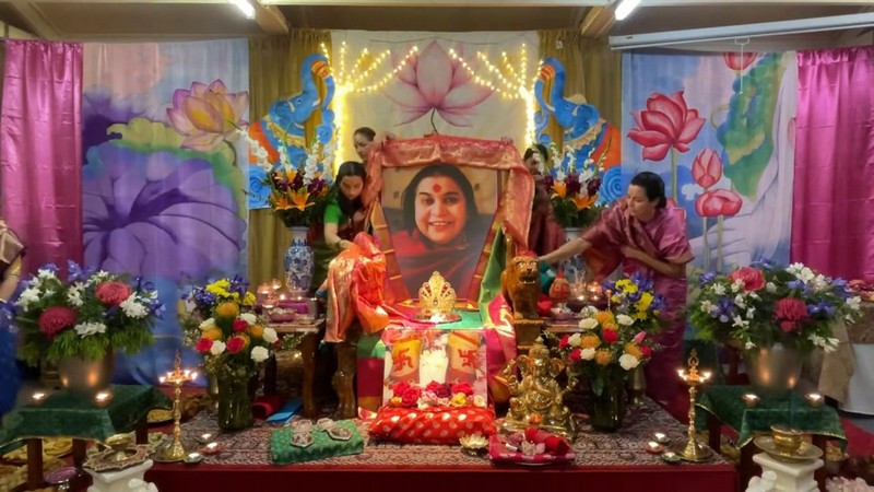 Diwali-Puja-2022-Puja-to-Shri-Mataji-Hiawatha-4-