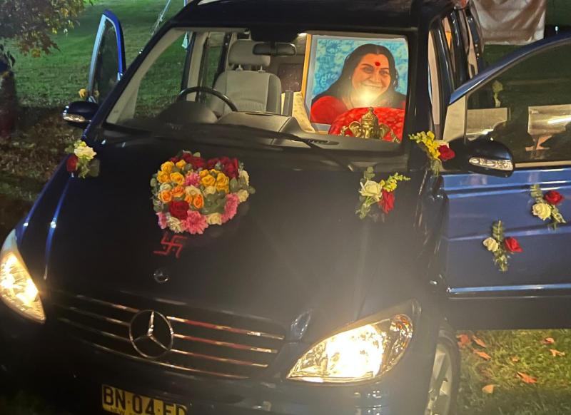 Arrival-Easter-Puja-Balmoral-Ashram-Sydney-20-Apr-2025