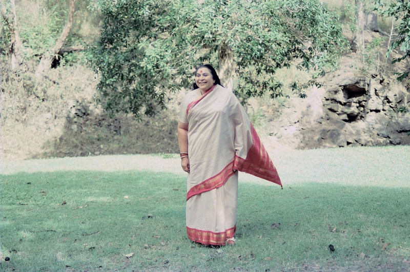 Shri-Mataji-Mothers-Day-Galston-Sydeny-10-May-1987-enhanced-