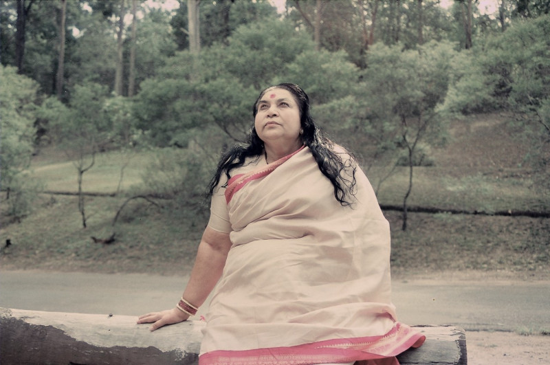 Shri-Mataji-Mothers-Day-Galston-Sydeny-10-May-1987-enhanced-2-