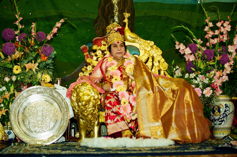 2001-0603-Adi-Shakti-Puja-Campus-Cabella-Ligure-Italy-Michael-Markl_013