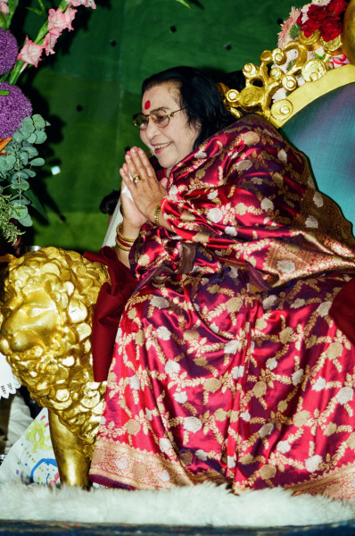 2001-0603-Adi-Shakti-Puja-Campus-Cabella-Ligure-Italy-Michael-Markl_027