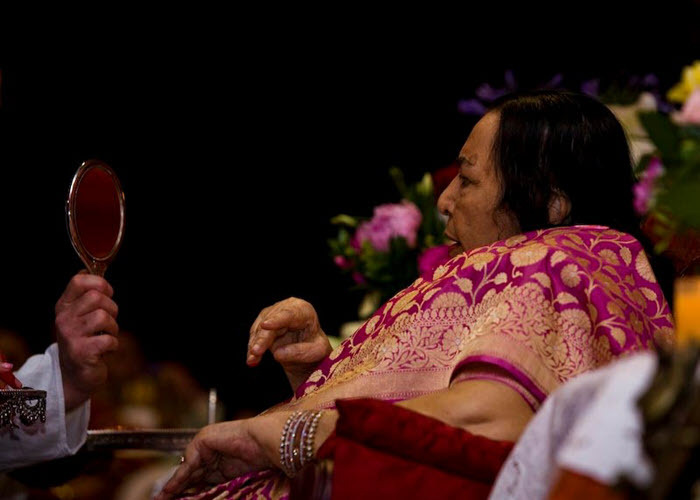 Her-Holiness-Shri-Mataji-Nirmala-Devi-Shri-Adi-Shakti-Puja-Cabella-2