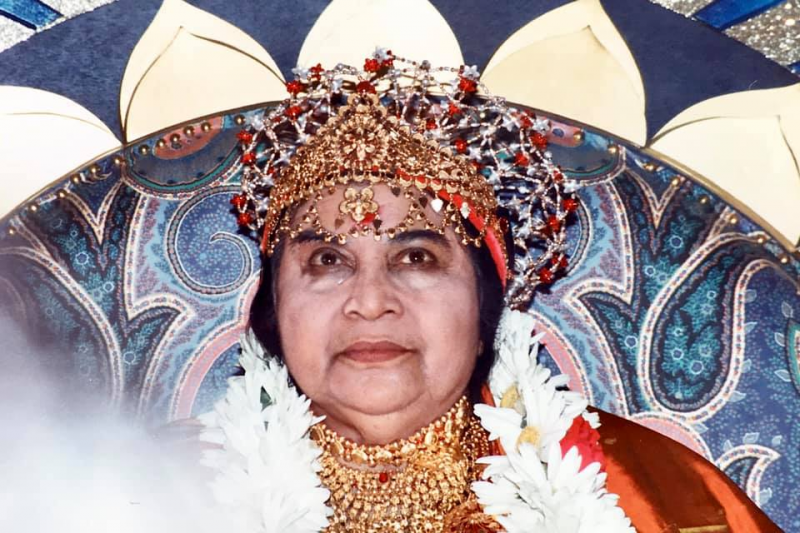 1991-0804-Shri-Buddha-Puja-You-Must-Become-Desireless-Brielpoort-Sports-Hall-Deinze-Belgium-28-Photo-credit-Colin-Heinsen