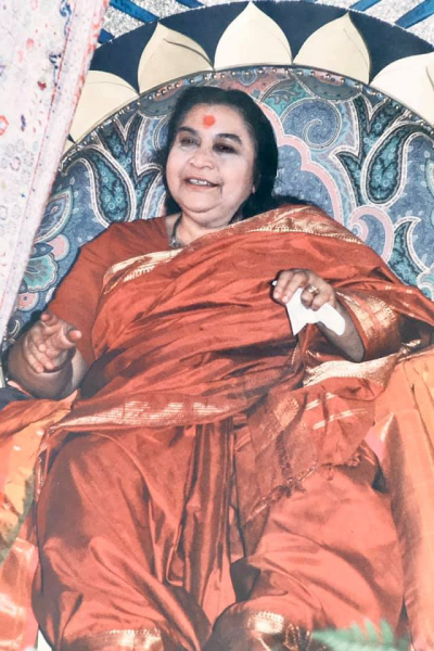 1991-0804-Shri-Buddha-Puja-You-Must-Become-Desireless-Brielpoort-Sports-Hall-Deinze-Belgium-66-Photo-credit-Colin-Heinsen