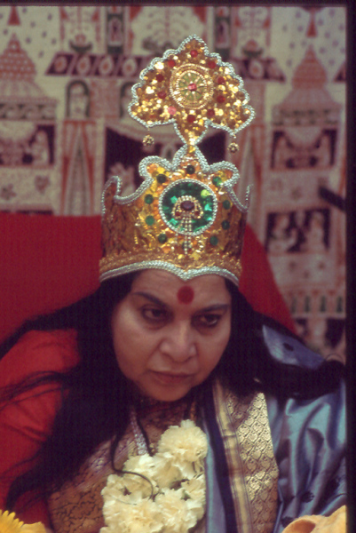 Shri-Mataji-1st-Day-of-Navaratri-Hampstead-UK-17th-October-1982-12