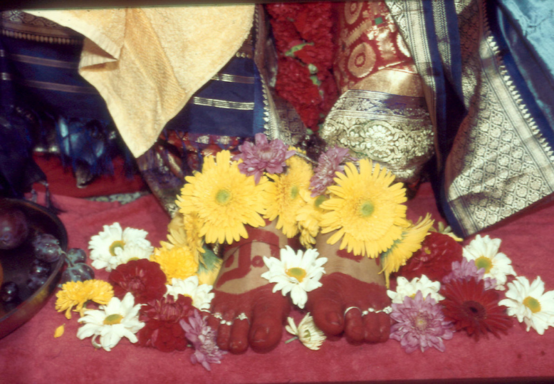 Shri-Mataji-1st-Day-of-Navaratri-Hampstead-UK-17th-October-1982-4