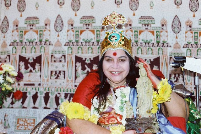 Shri-Mataji-1st-Day-of-Navaratri-Hampstead-UK-17th-October-1982-5