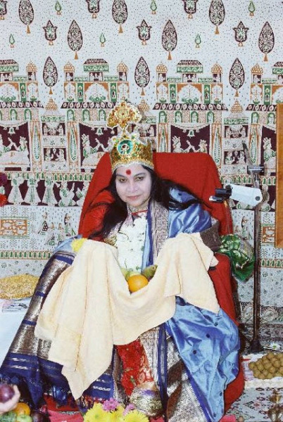 Shri-Mataji-1st-Day-of-Navaratri-Hampstead-UK-17th-October-1982-6